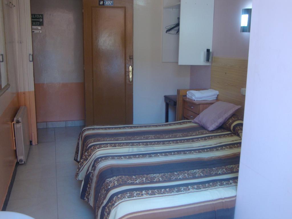 Hostel Turisol Βαρκελώνη Δωμάτιο φωτογραφία