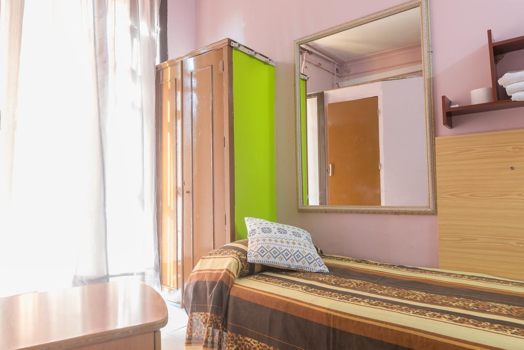 Hostel Turisol Βαρκελώνη Εξωτερικό φωτογραφία