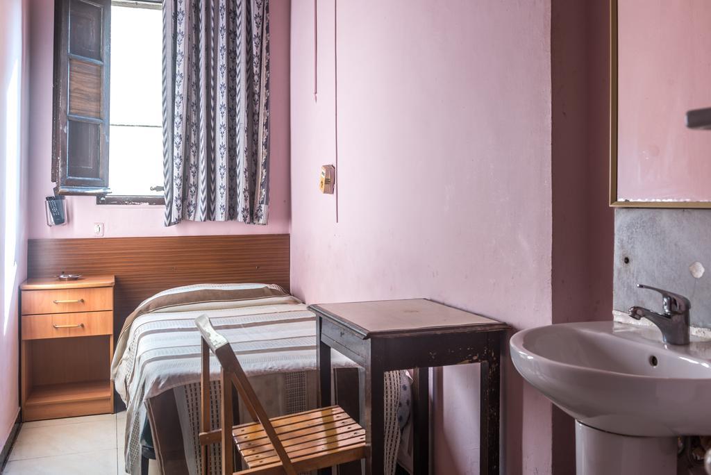 Hostel Turisol Βαρκελώνη Εξωτερικό φωτογραφία