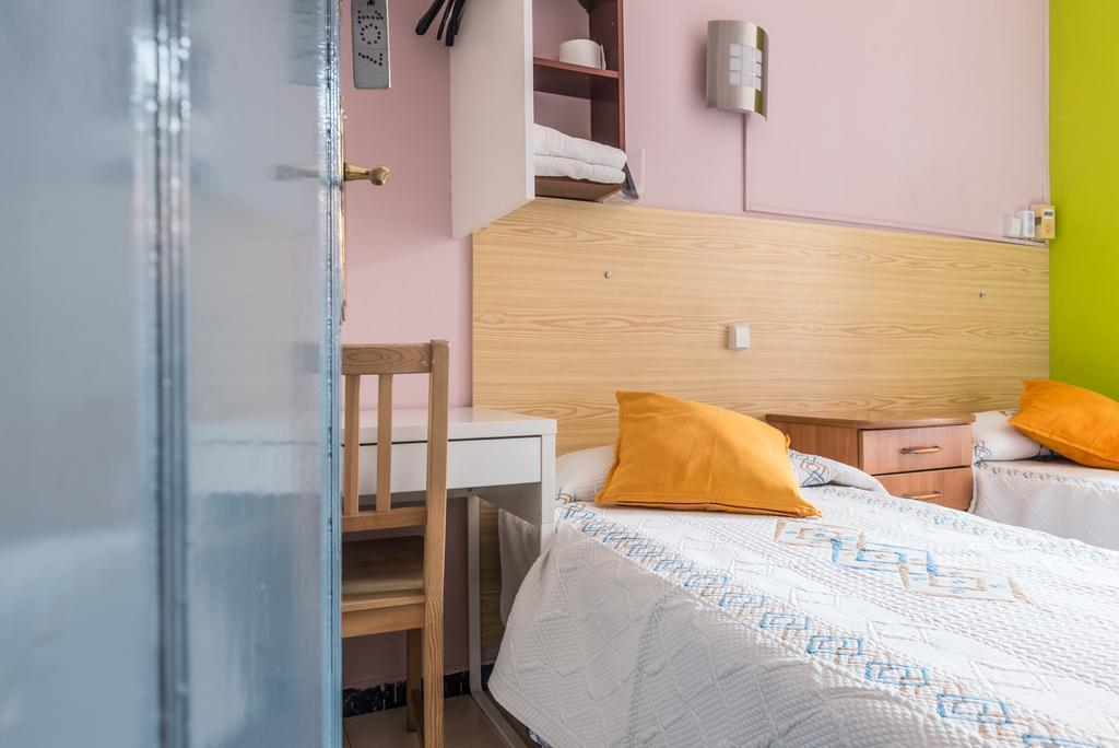 Hostel Turisol Βαρκελώνη Εξωτερικό φωτογραφία