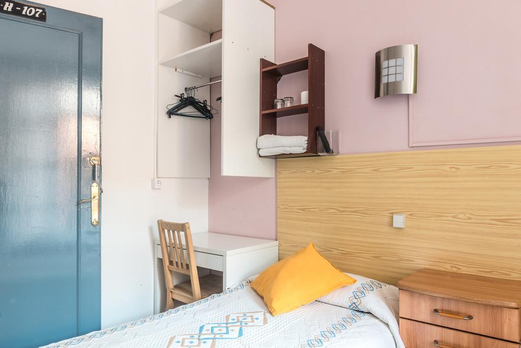 Hostel Turisol Βαρκελώνη Εξωτερικό φωτογραφία