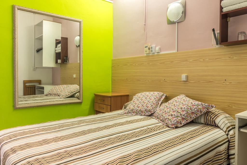 Hostel Turisol Βαρκελώνη Εξωτερικό φωτογραφία